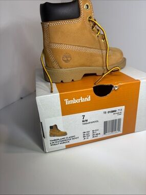 Timberland Kids Wheat Nubuck Lace-Up Boot with Black Collar